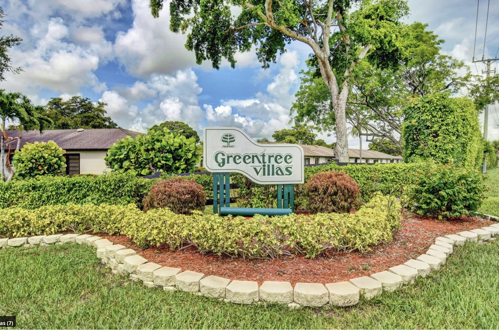 4660 Greentree Place - Photo 16