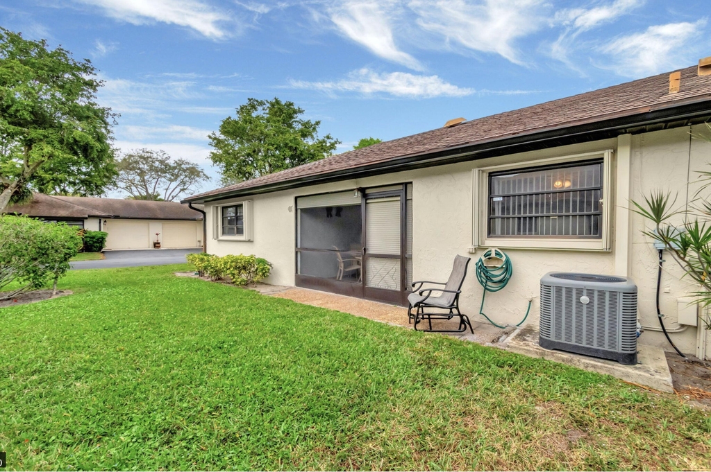 4660 Greentree Place - Photo 14