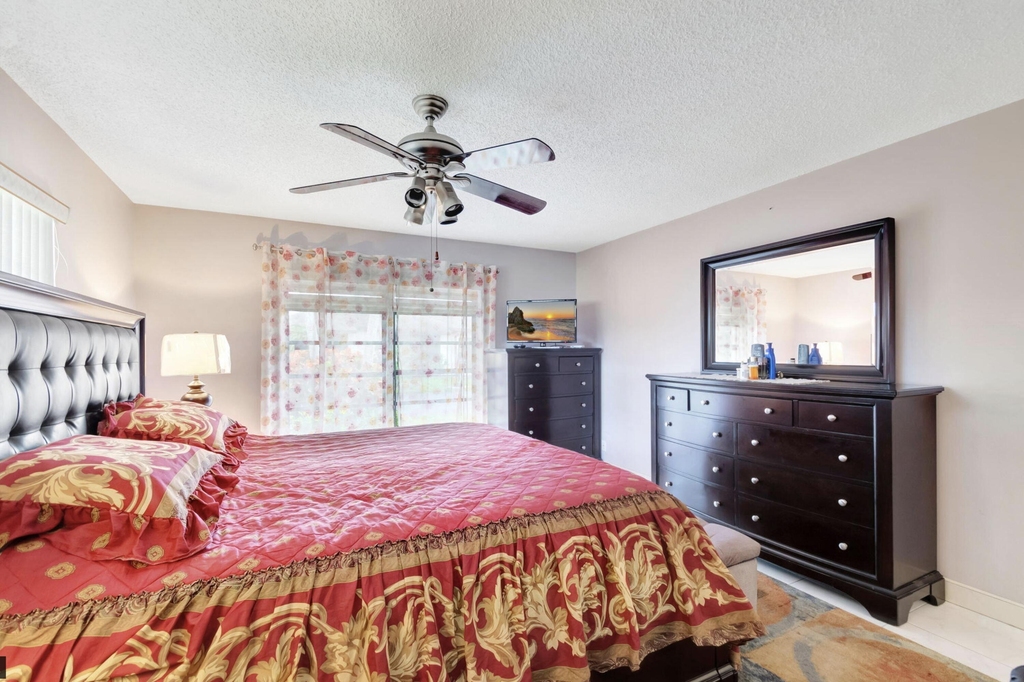 4660 Greentree Place - Photo 5