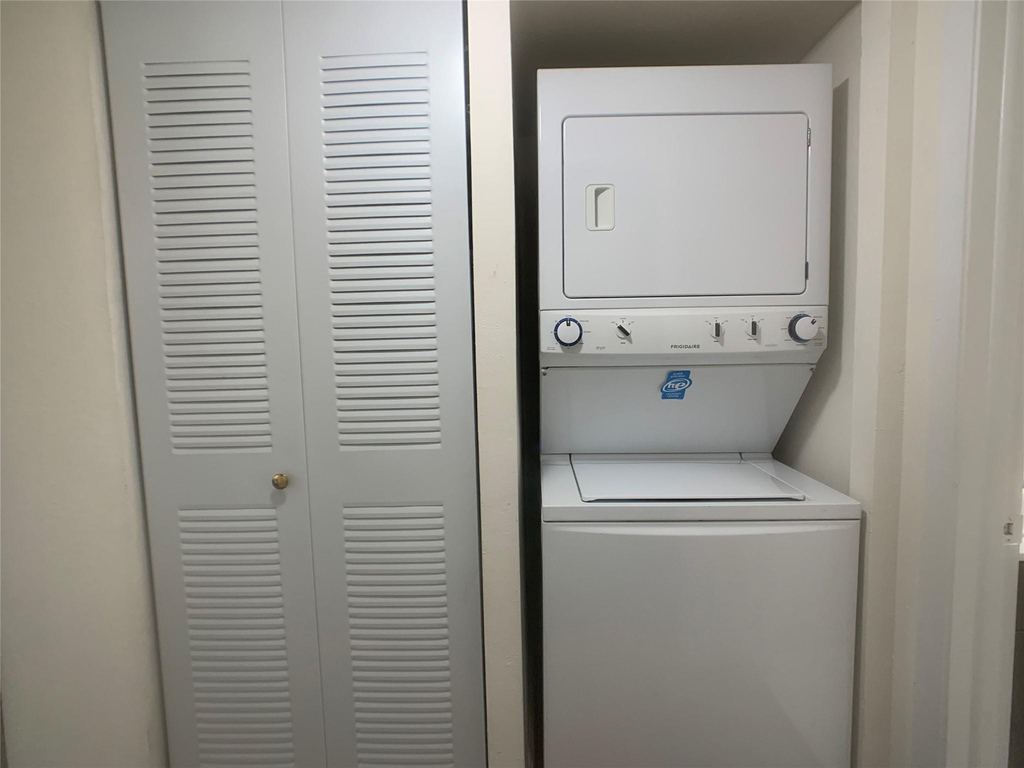 18335 Nw 68 Avenue - Photo 4