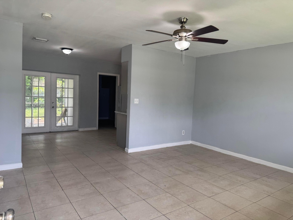 1740 Sw 70th Way - Photo 1