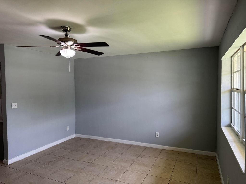 1740 Sw 70th Way - Photo 4