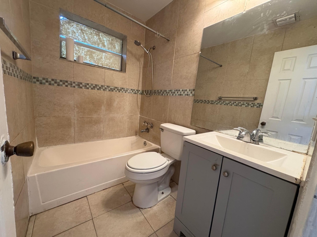 1740 Sw 70th Way - Photo 14