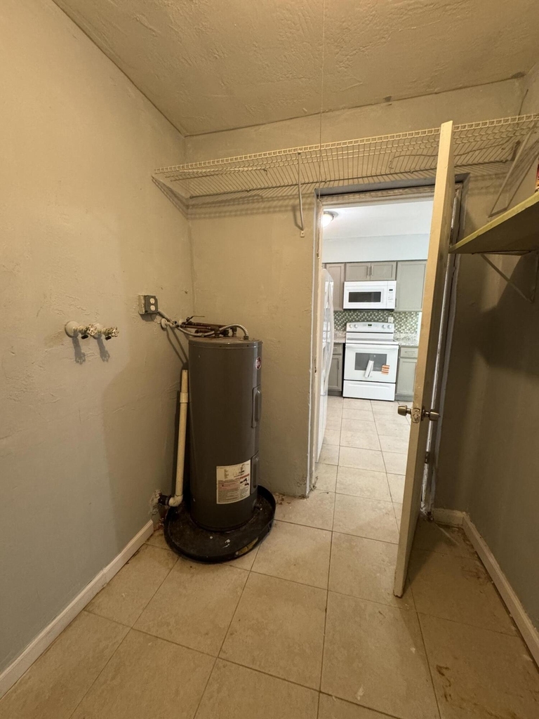 1740 Sw 70th Way - Photo 15
