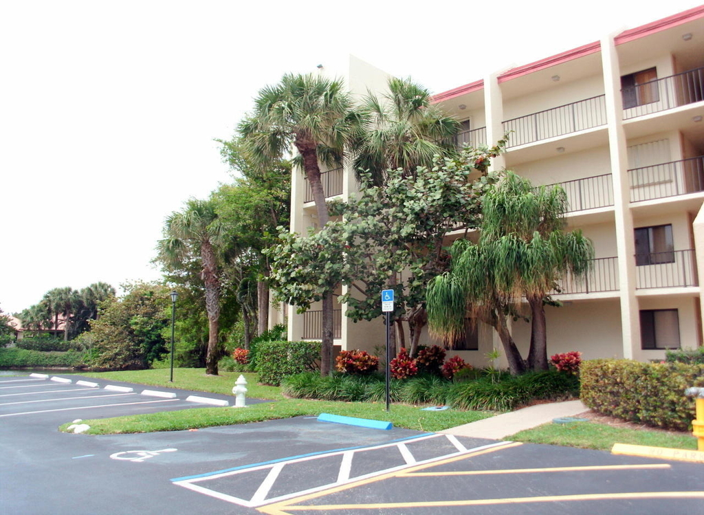 1605 Us-1 - Photo 2