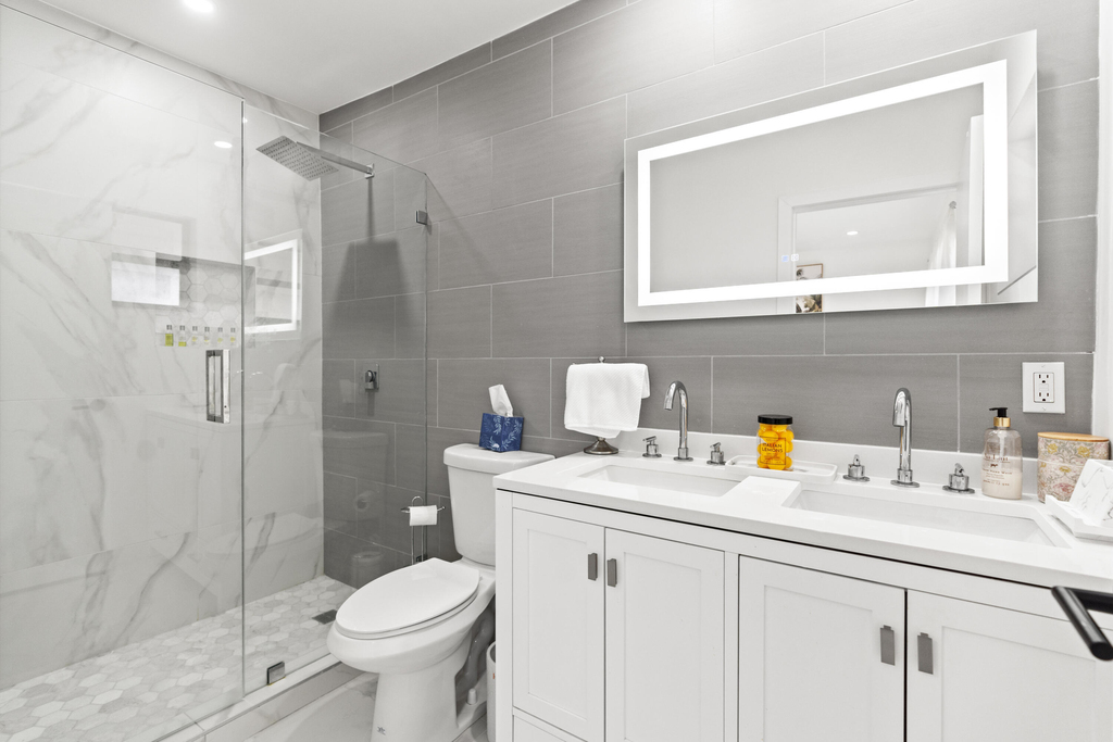 235 Ne 20th Street - Photo 18