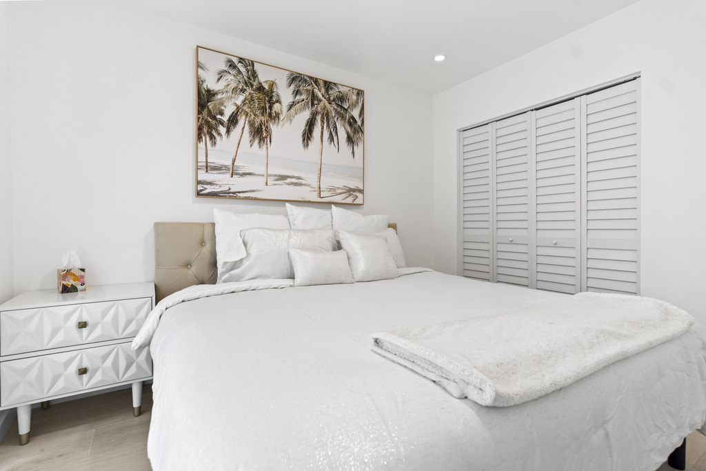 235 Ne 20th Street - Photo 15