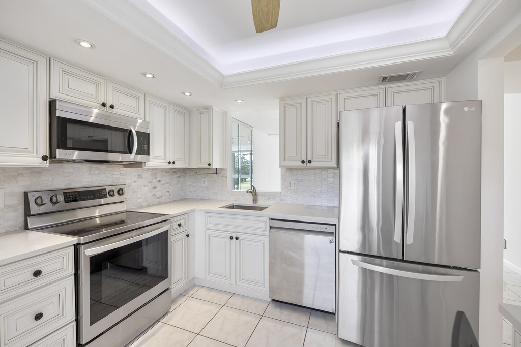 1480 Nw 80th Avenue - Photo 6