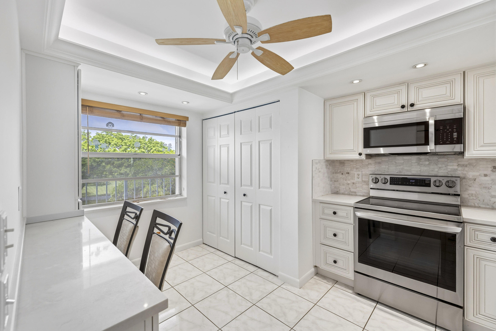 1480 Nw 80th Avenue - Photo 5