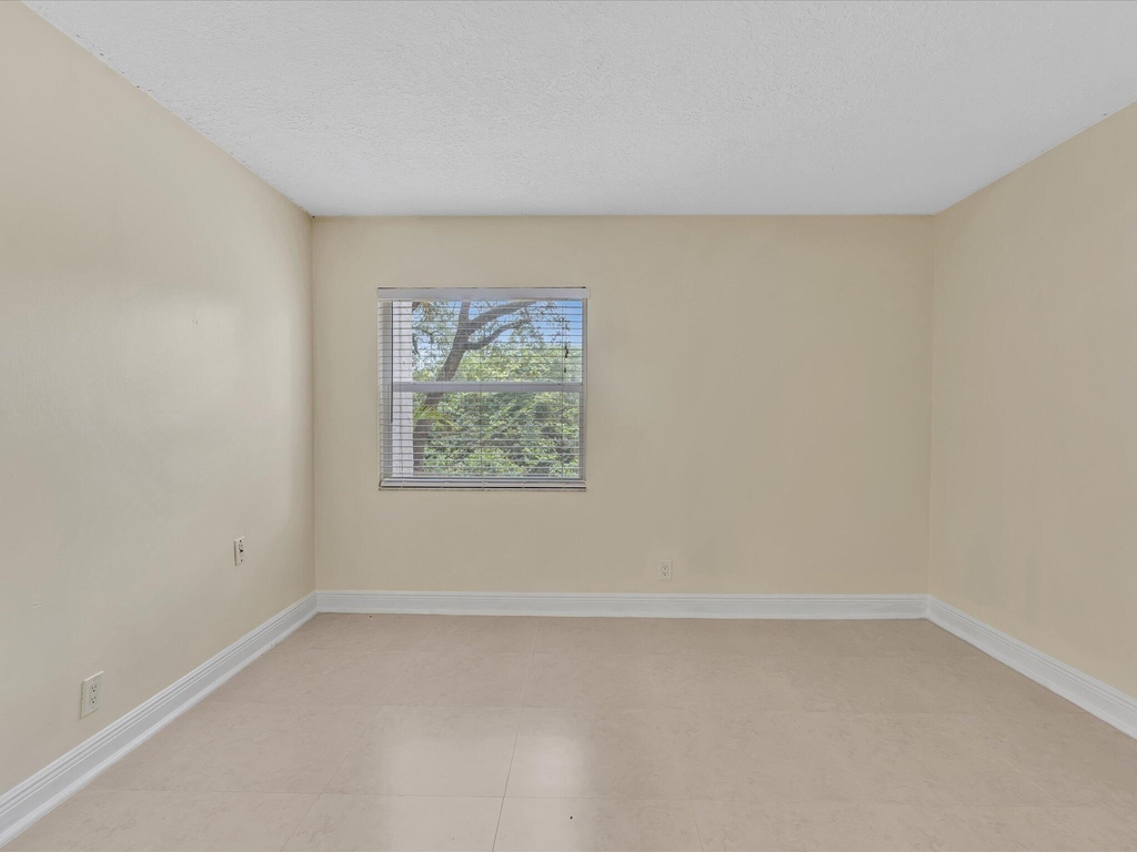 644 Nw 13th Street - Photo 16