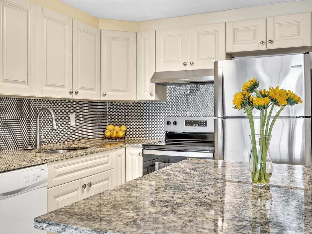 644 Nw 13th Street - Photo 0