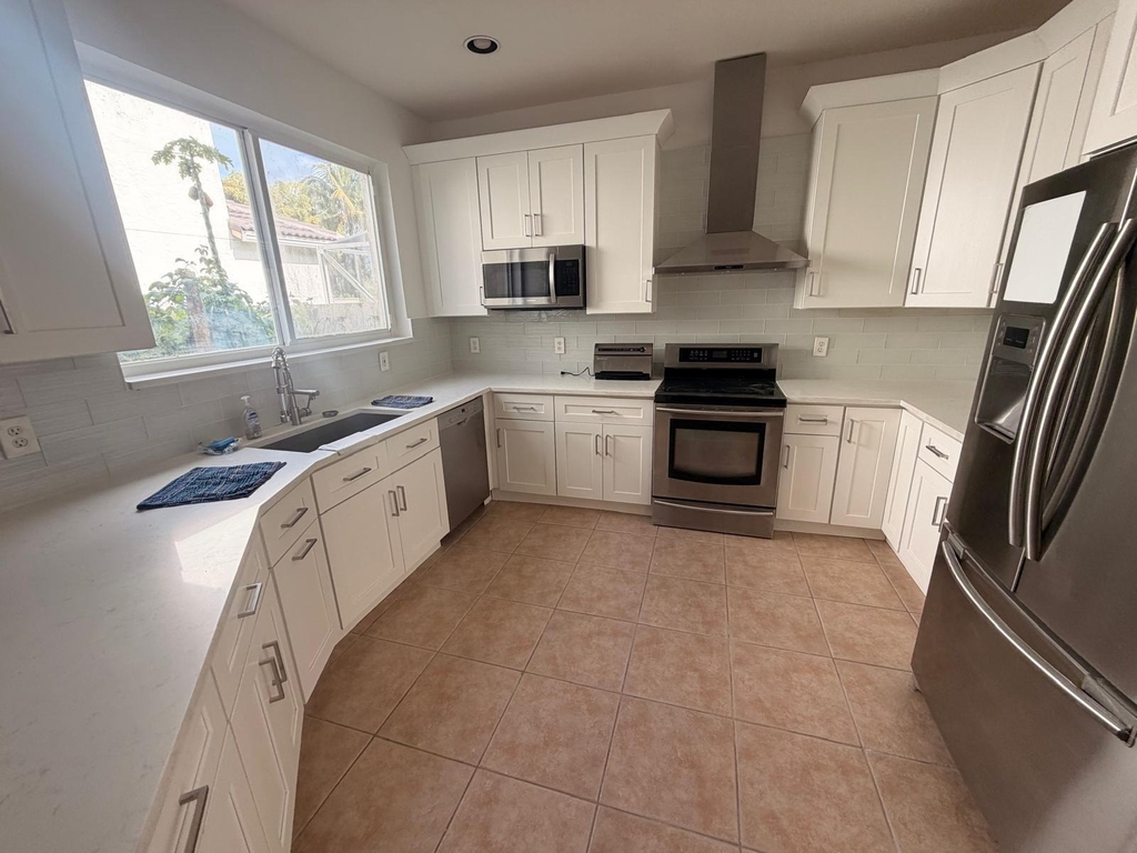 1226 Avondale Lane - Photo 1