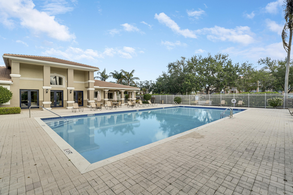141 Sw Palm Drive - Photo 48