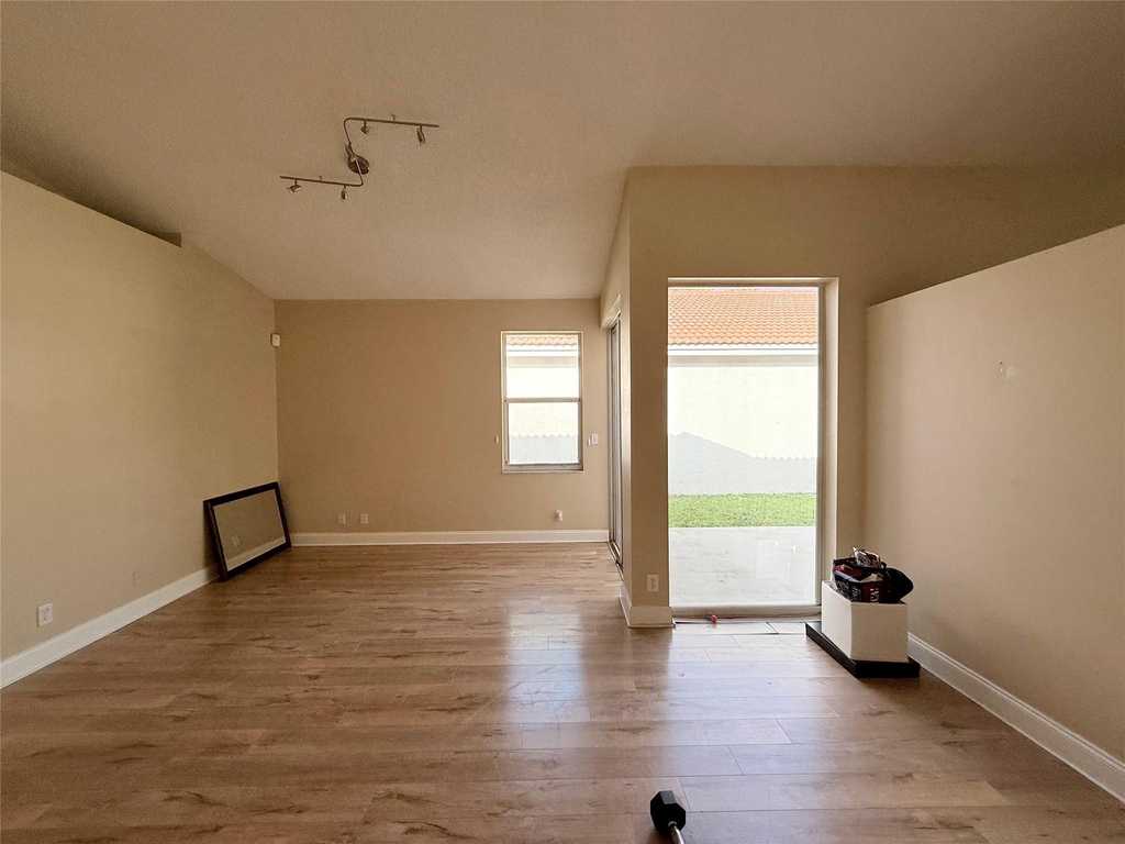 4965 Sw 153rd Avenue - Photo 1