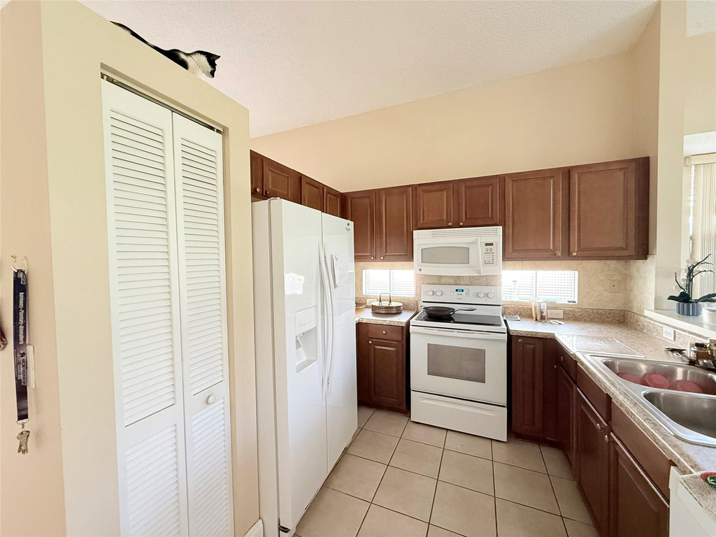 4965 Sw 153rd Avenue - Photo 3