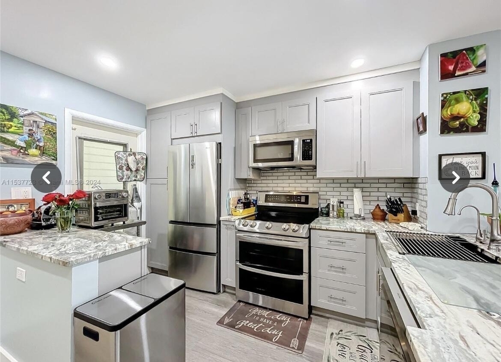 460 Paradise Isle Boulevard - Photo 0
