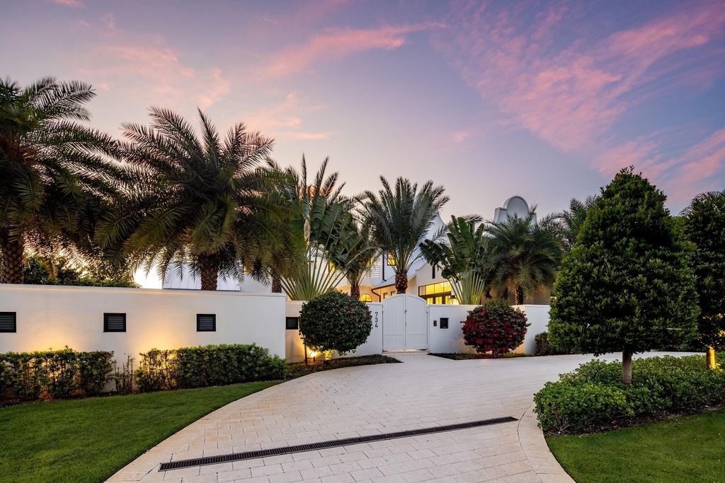 734 S Ocean Boulevard - Photo 1