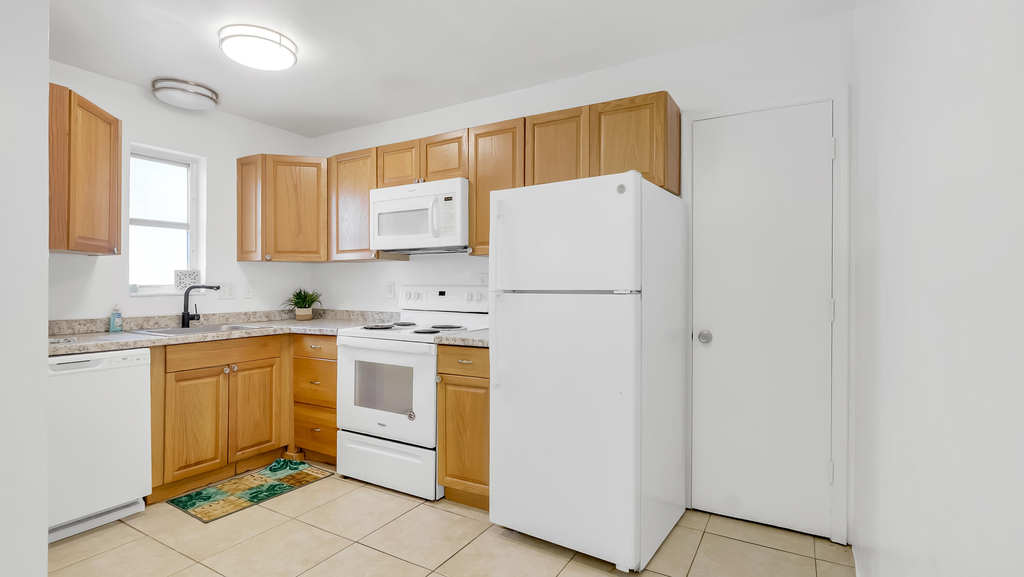 711 Se 15th Street - Photo 1