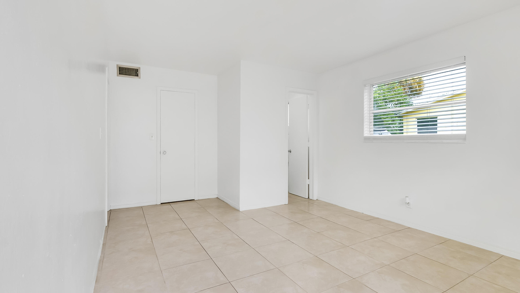 711 Se 15th Street - Photo 36