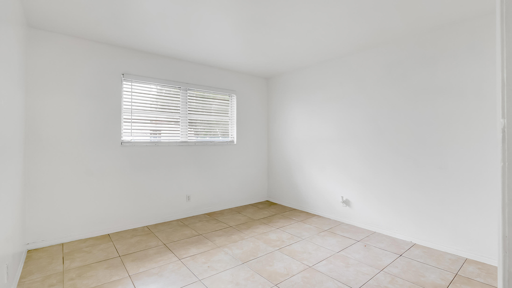 711 Se 15th Street - Photo 28