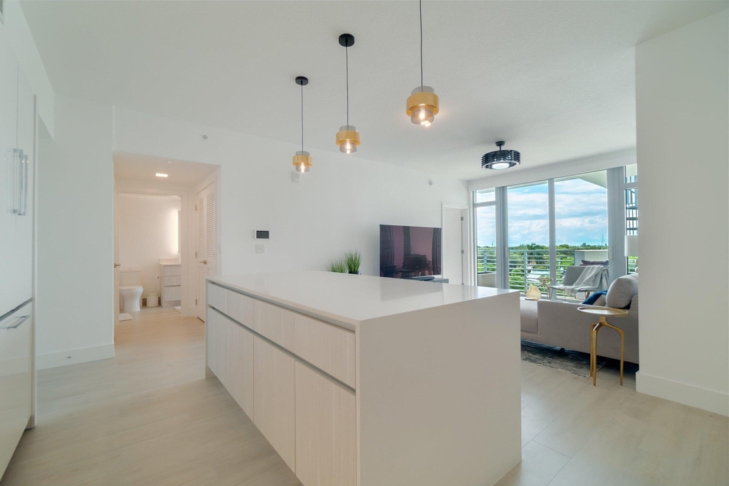 111 Se 1st Avenue - Photo 8