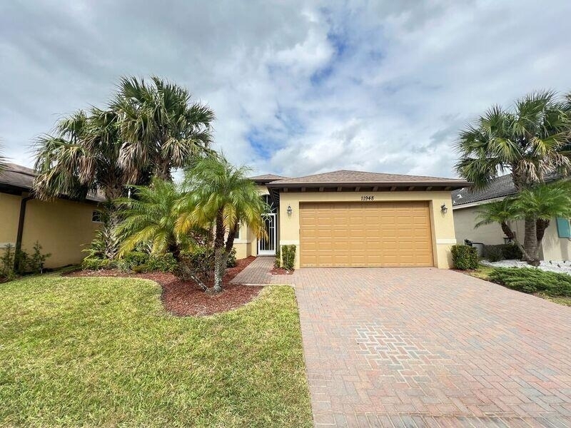 11948 Sw Crestwood Circle - Photo 1