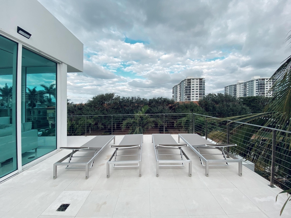 243 Venetian Drive - Photo 2
