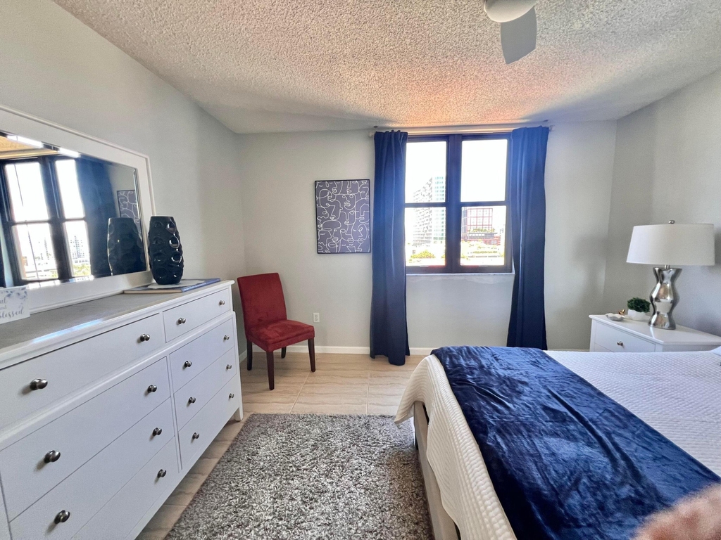 651 Okeechobee Boulevard - Photo 22
