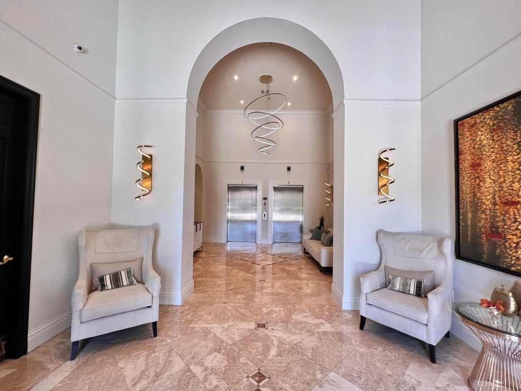 651 Okeechobee Boulevard - Photo 2
