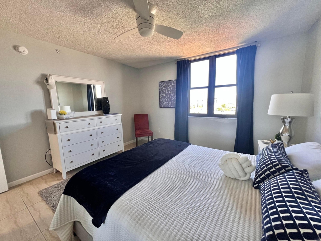 651 Okeechobee Boulevard - Photo 25