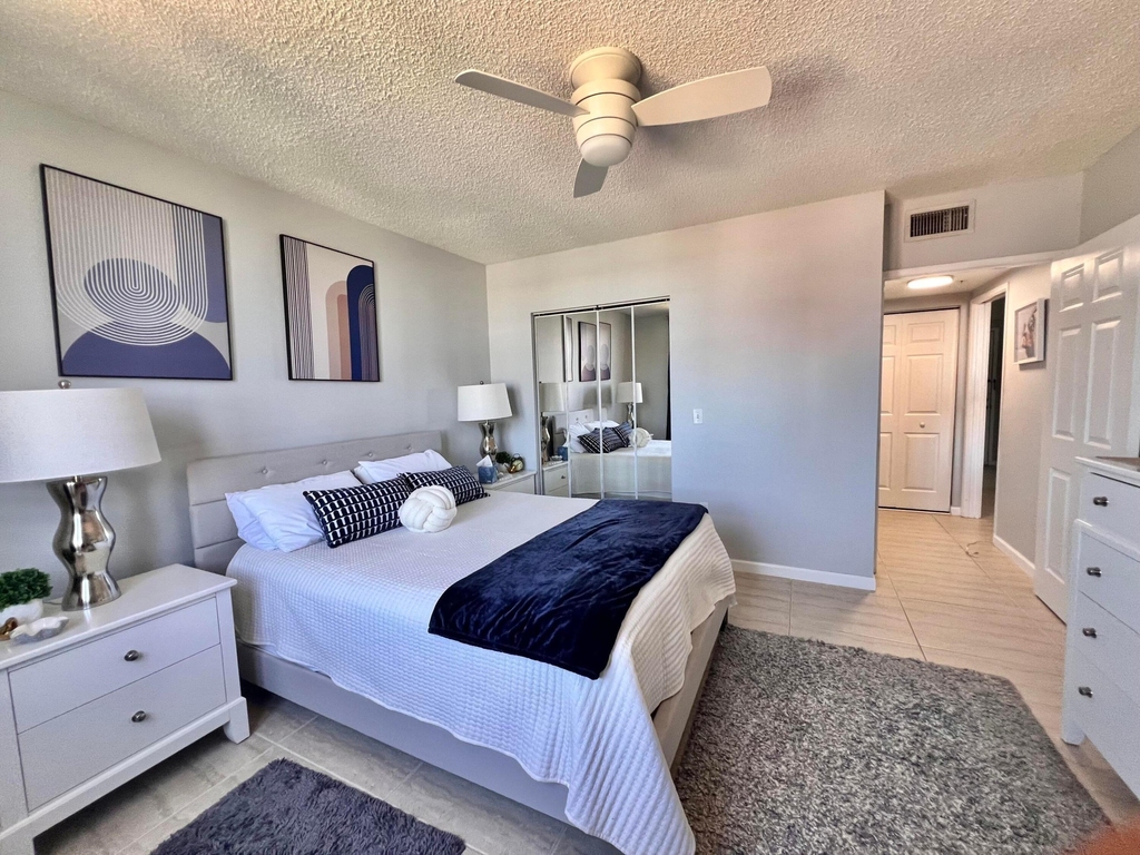 651 Okeechobee Boulevard - Photo 23