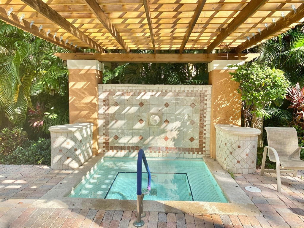 651 Okeechobee Boulevard - Photo 36