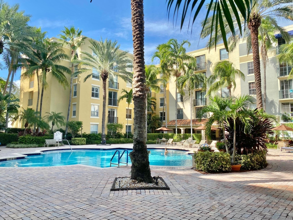 651 Okeechobee Boulevard - Photo 37
