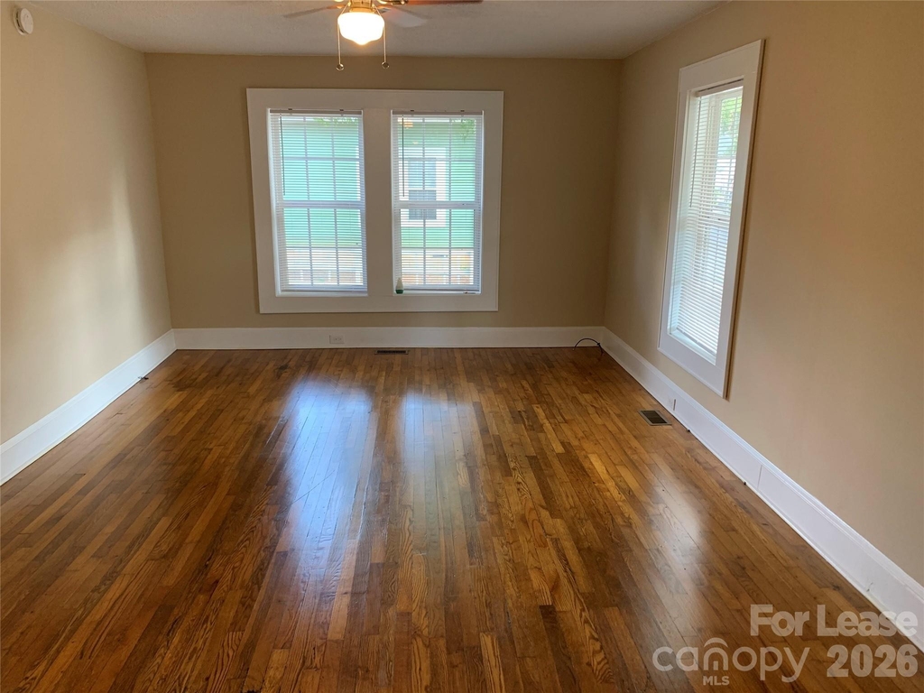 208 Parker Avenue - Photo 3