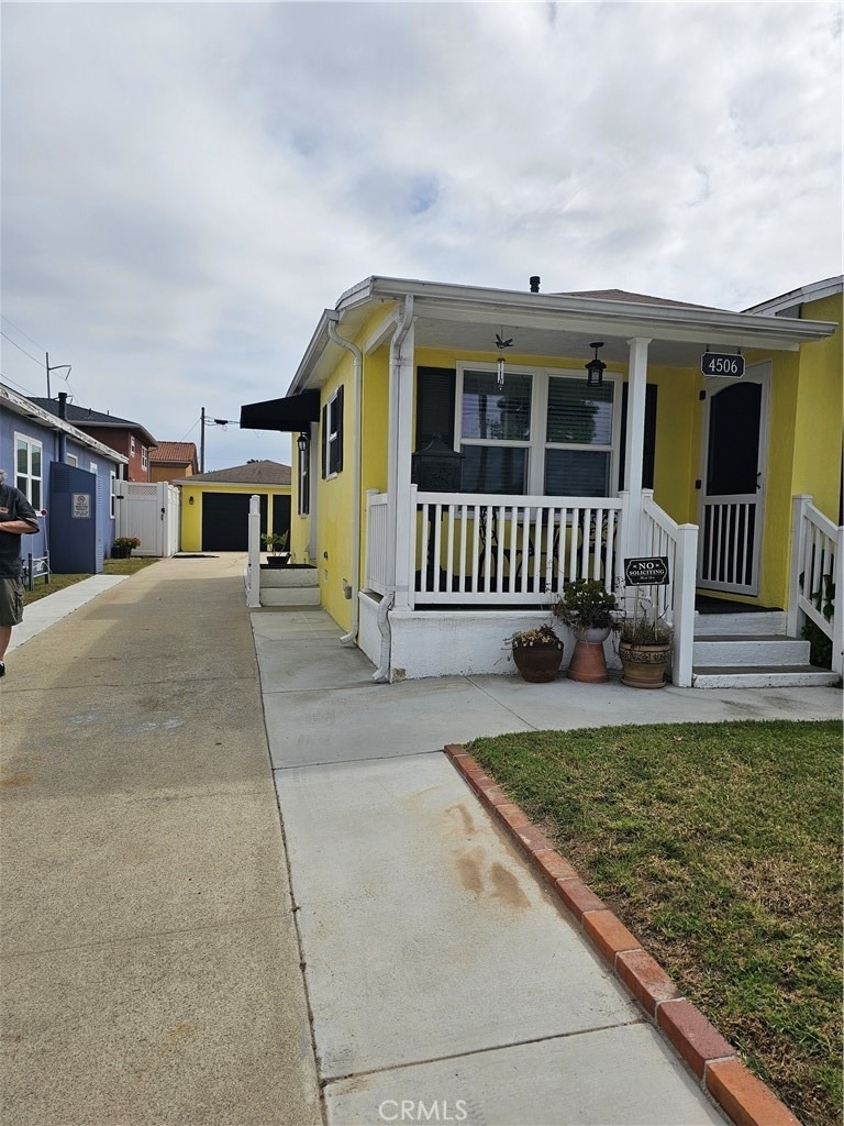 4506 W 170th - Photo 2