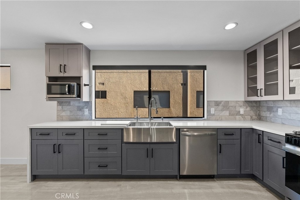 18417 Collins Street - Photo 18