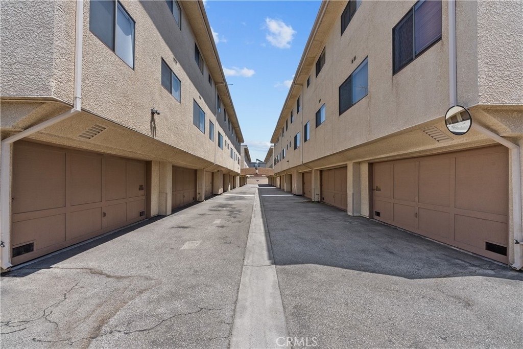 18417 Collins Street - Photo 44