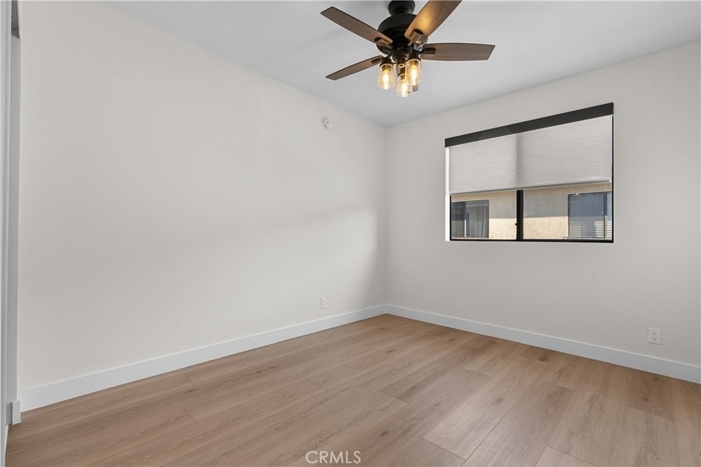 18417 Collins Street - Photo 37