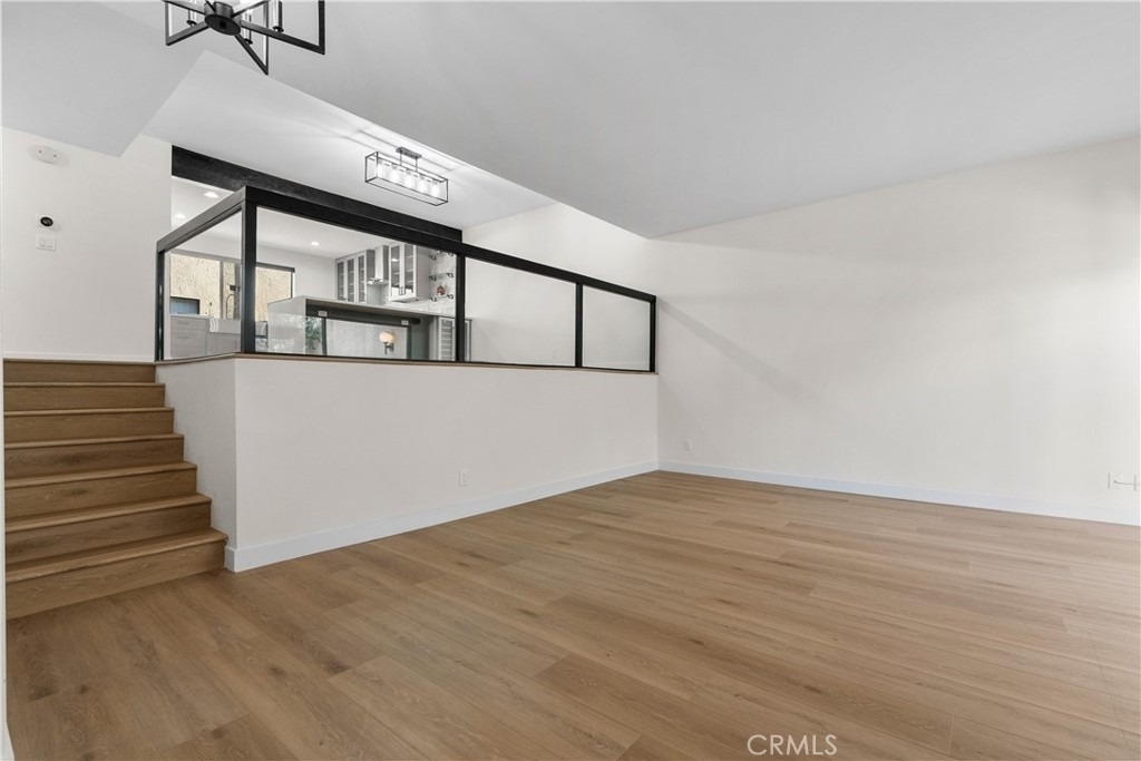 18417 Collins Street - Photo 9