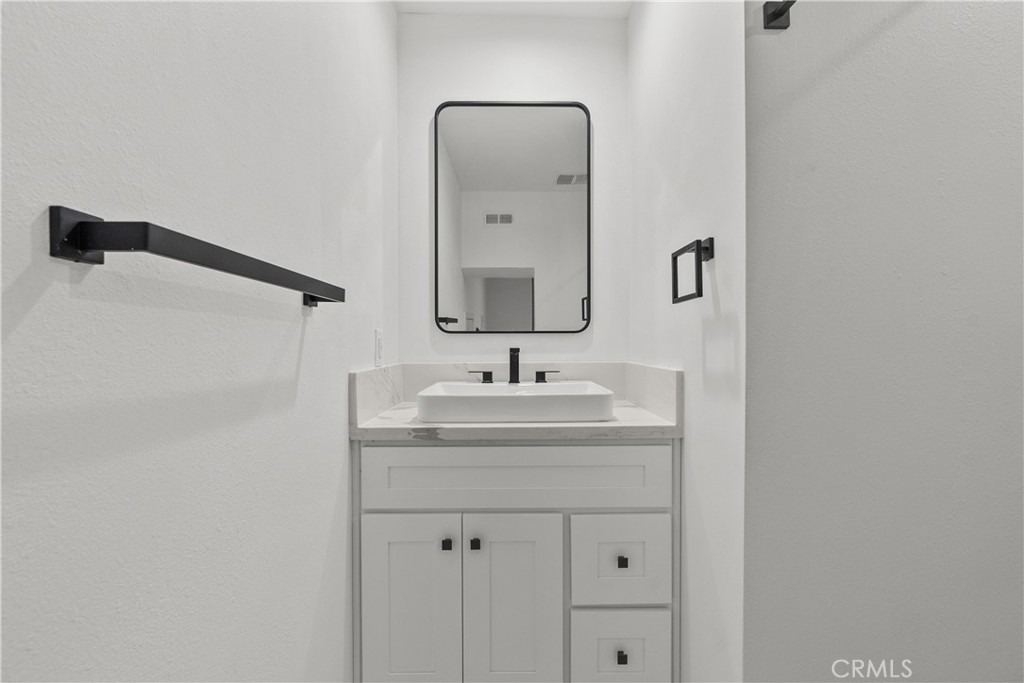 18417 Collins Street - Photo 29