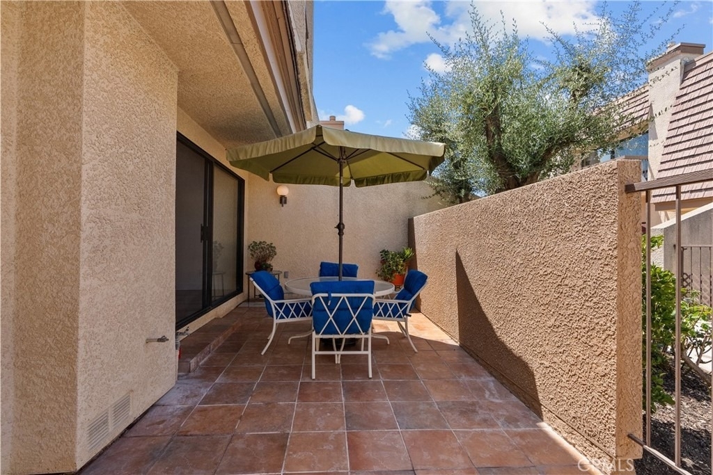 18417 Collins Street - Photo 7