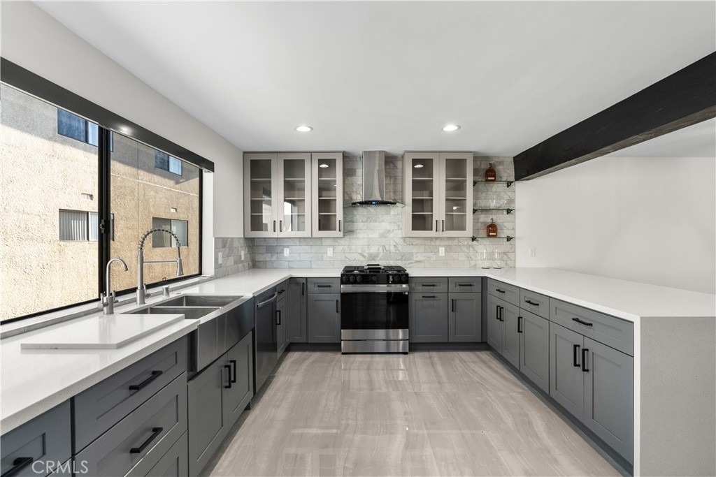 18417 Collins Street - Photo 19