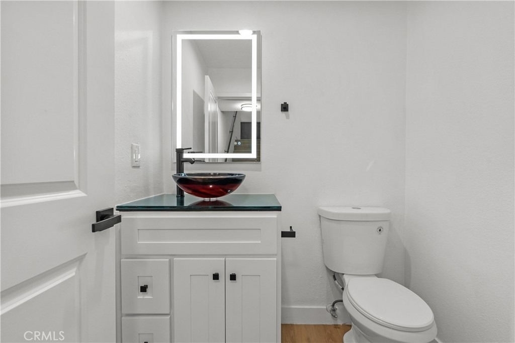 18417 Collins Street - Photo 22