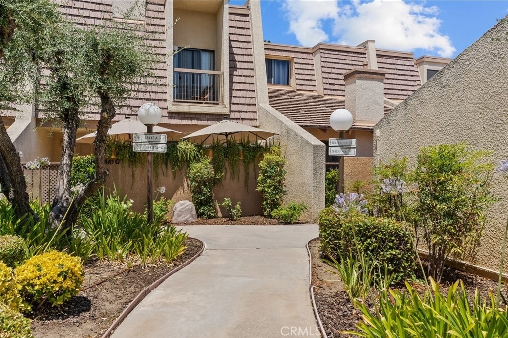 18417 Collins Street - Photo 3