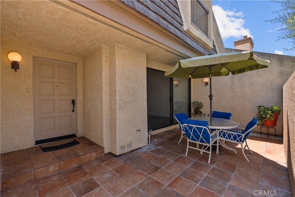 18417 Collins Street - Photo 6