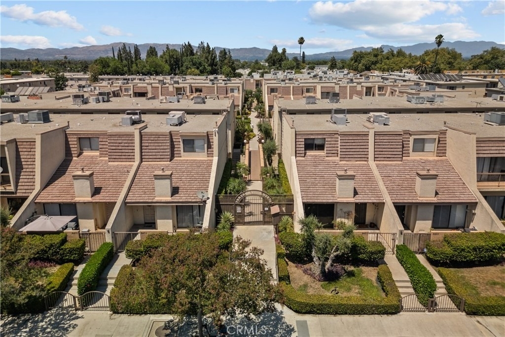 18417 Collins Street - Photo 0