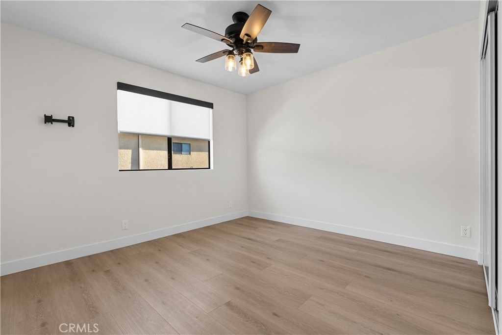 18417 Collins Street - Photo 32