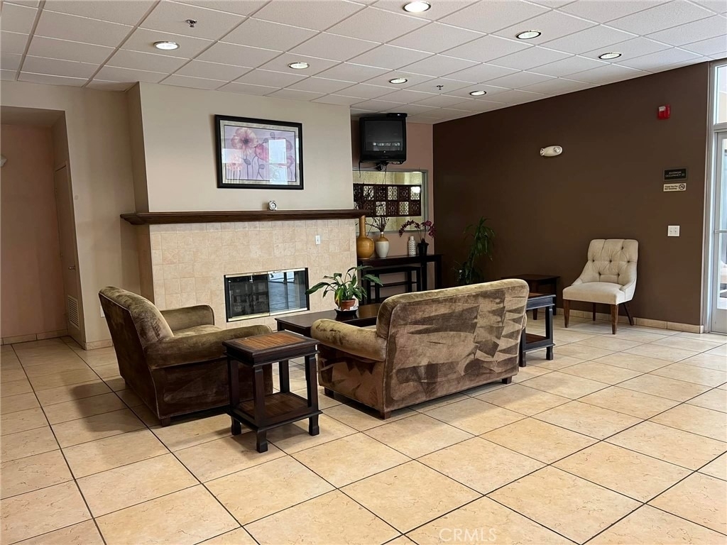 5325 Newcastle - Photo 20
