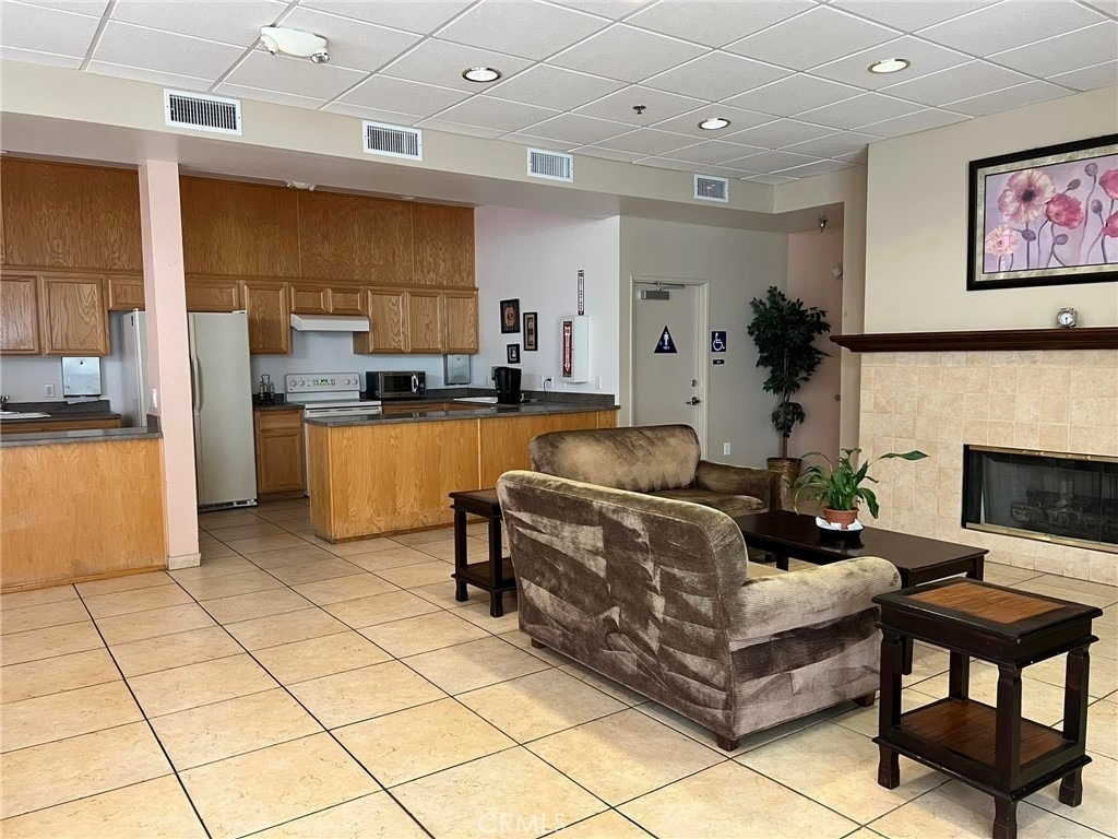5325 Newcastle - Photo 23