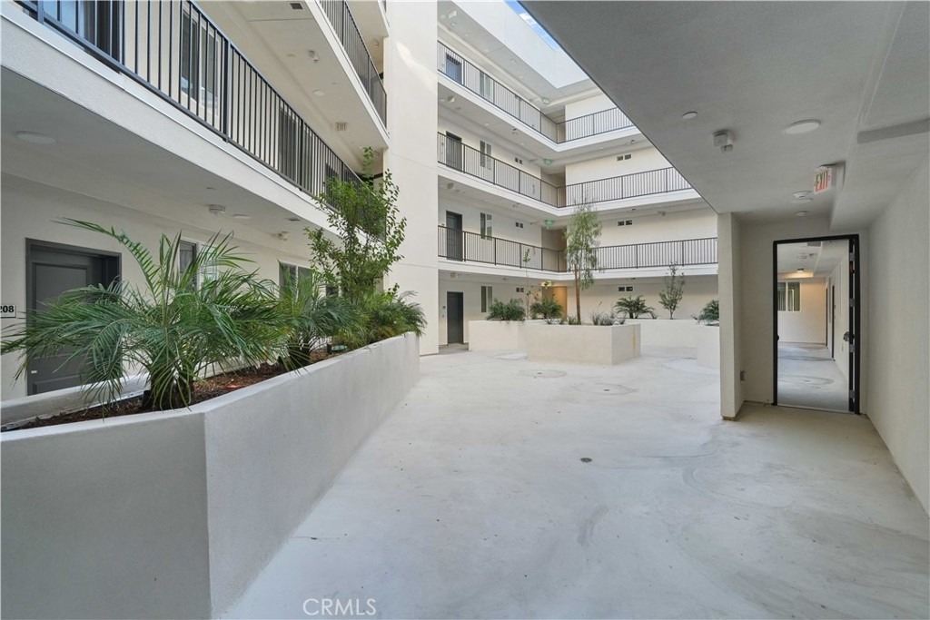 8750 Sepulveda Boulevard - Photo 2